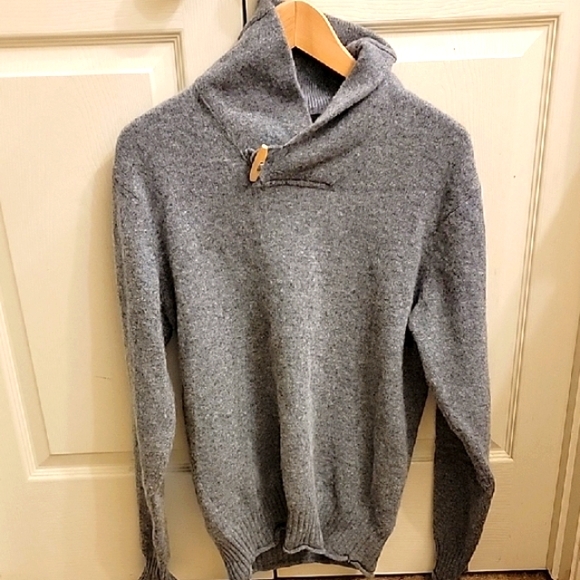 EDMUND HILLARY 100% Lambswool Gray Sweater with Ribbed Cuffs Toggle Button